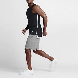 Nike Men’s Black Tech Fleece Large Tank Top